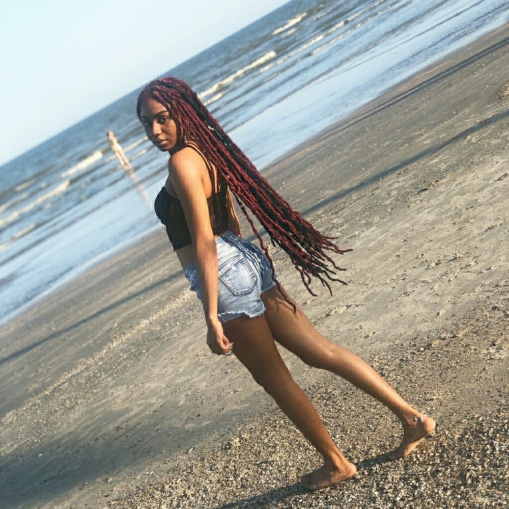 Meet your Posher, Ashley